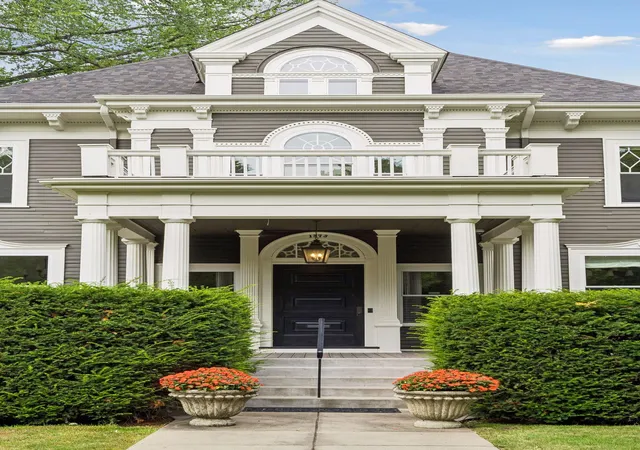 Photo 2 of Mansion for sale at 1373 Summit Ave, Saint Paul, MN 55105 | MLS# 7096132 | Listing updated on 2026-10-28