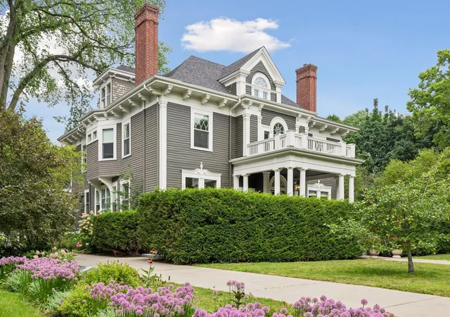 Photo 3 of Mansion for sale at 1373 Summit Ave, Saint Paul, MN 55105 | MLS# 7096132 | Listing updated on 2026-08-22