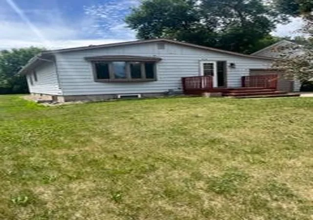 Homes for sale in Windom, MN | 814 Lakeview Ave, Windom, MN 56101 | MLS# 7096142