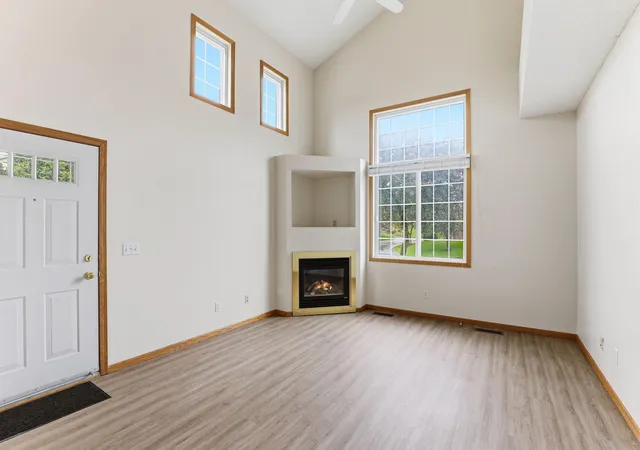 Homes for sale in Woodbury, MN | 3128 Juniper Ln #E, Woodbury, MN 55125 | MLS# 7096186
