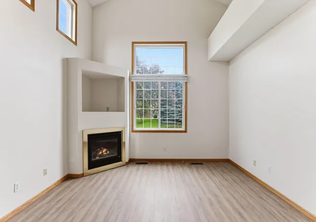 Homes for sale in Woodbury, MN | 3128 Juniper Ln #E, Woodbury, MN 55125 | MLS# 7096186