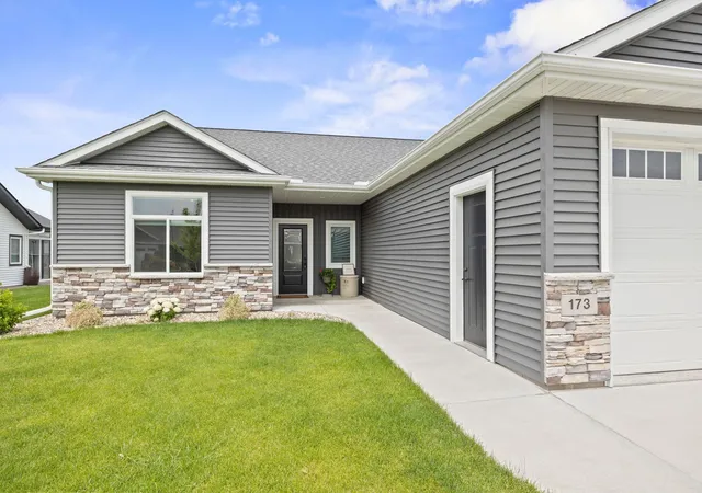Homes for sale in Hutchinson, MN | 173 Eau Claire Ave Se, Hutchinson, MN 55350 | MLS# 7096200