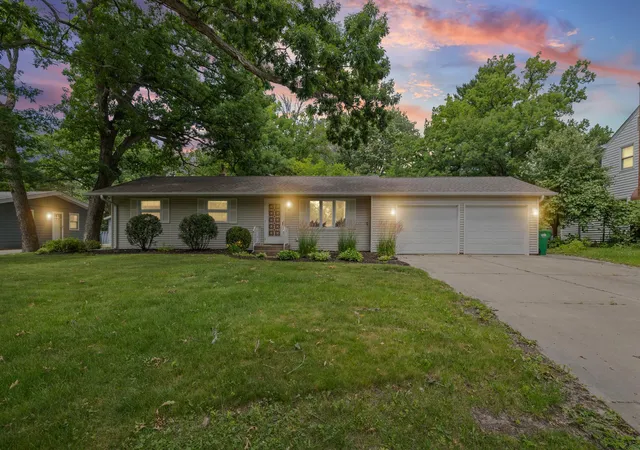 Homes for sale in Shoreview, MN | 605 Arner Ave, Shoreview, MN 55126 | MLS# 7096202