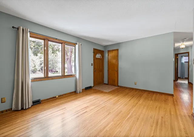 Homes for sale in Shoreview, MN | 605 Arner Ave, Shoreview, MN 55126 | MLS# 7096202