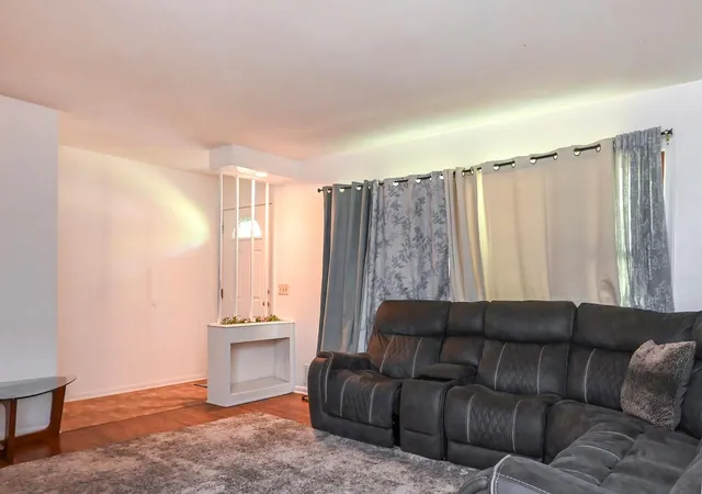 5th image of 6201 Riverview Ter Ne, Minneapolis, MN 55432 | MLS# 7096208