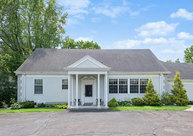 Photo 2 of Single family home for sale at 480 Highcroft Rd, Wayzata, MN 55391 | MLS# 7096221 | Listing updated on 2026-10-22