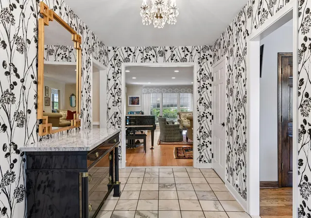 4th image of 480 Highcroft Rd, Wayzata, MN 55391 | MLS# 7096221