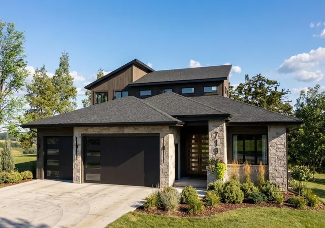 Photo 3 of Single family home for sale at 1353 Palmer Dr N, Lake Elmo, MN 55042 | MLS# 7096223 | Listing updated on 2026-09-23