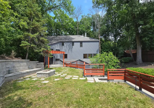 3rd image of 14717 Minnehaha Pl, Wayzata, MN 55391 | MLS# 7096238