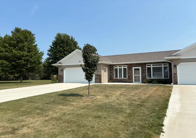 Photo 3 of Condo for sale at 2343 Cherrywood Ln, Worthington, MN 56187 | MLS# 7096248 | Listing updated on 2026-08-27