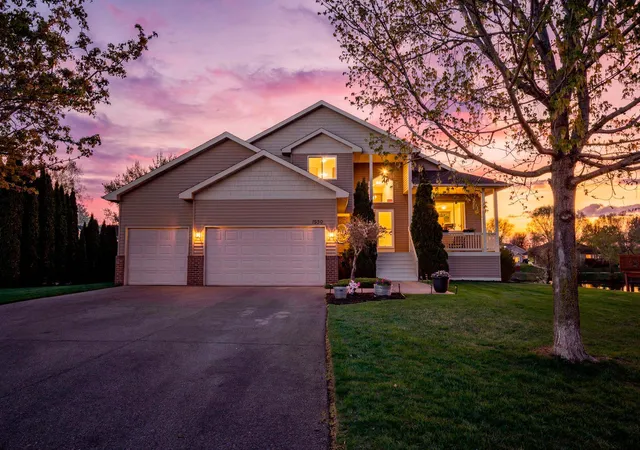 1st image of 1839 Quebec St, Hugo, MN 55038 | MLS# 7096257