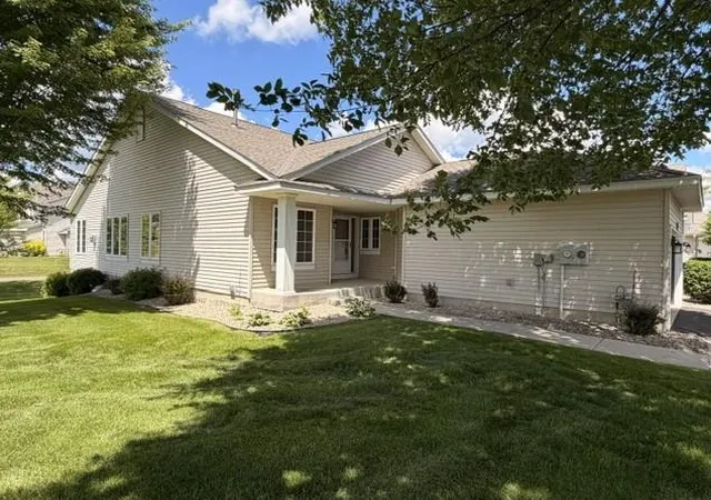 Homes for sale in Prior Lake, MN | 5420 Deerfield Cir Se, Prior Lake, MN 55372 | MLS# 7096297