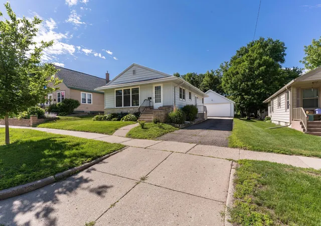 Homes for sale in Fergus Falls, MN | 623 Spruce St, Fergus Falls, MN 56537 | MLS# 7096300