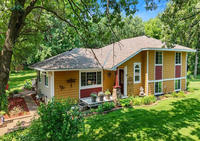 1st image of 19322 Linnet St Nw, Cedar, MN 55011 | MLS# 7096301