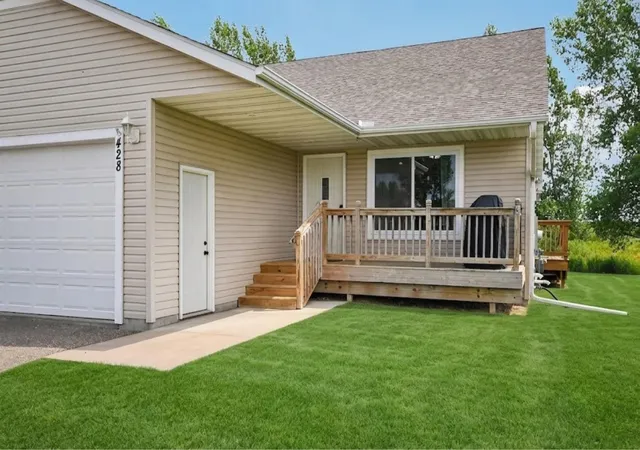 Homes for sale in Roberts, WI | 428 E Cheyenne St, Roberts, WI 54023 | MLS# 7096303