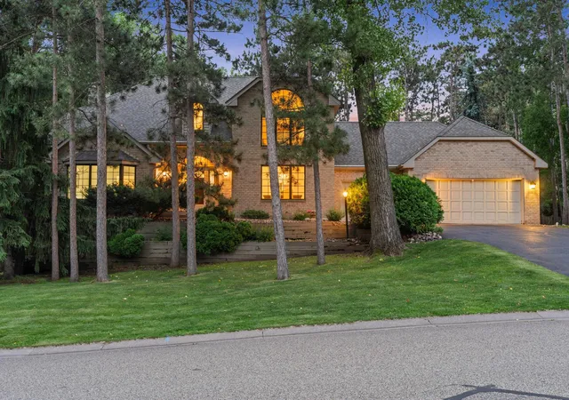 2nd image of 1315 Donegal Dr, Saint Paul, MN 55125 | MLS# 7096313