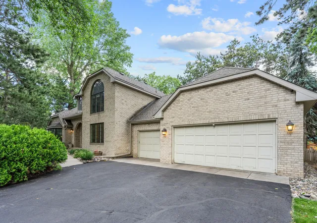 4th image of 1315 Donegal Dr, Saint Paul, MN 55125 | MLS# 7096313