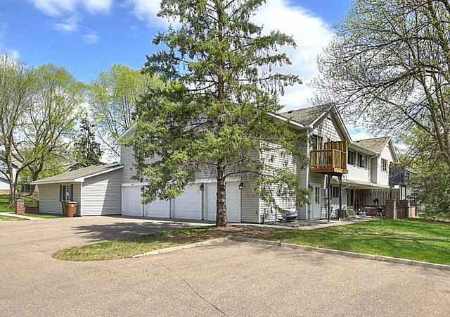 Homes for sale in Oakdale, MN | 7638 13th St N, Oakdale, MN 55128 | MLS# 7096315