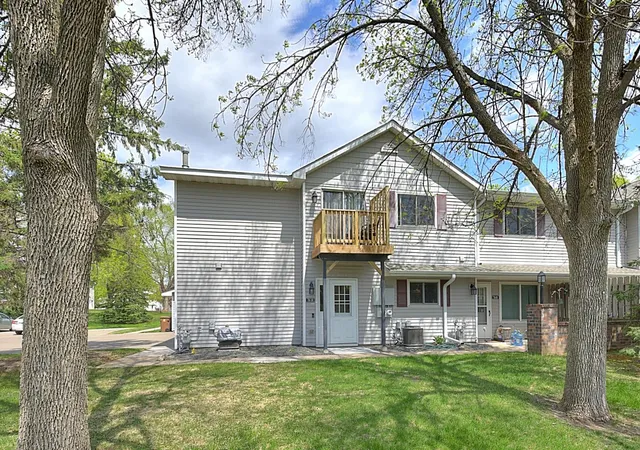 Homes for sale in Oakdale, MN | 7638 13th St N, Oakdale, MN 55128 | MLS# 7096315