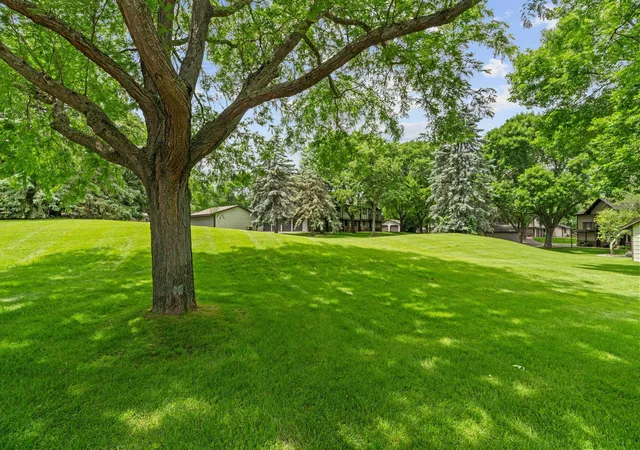 Homes for sale in Eden Prairie, MN | 13359 Zenith Ln, Eden Prairie, MN 55346 | MLS# 7096348