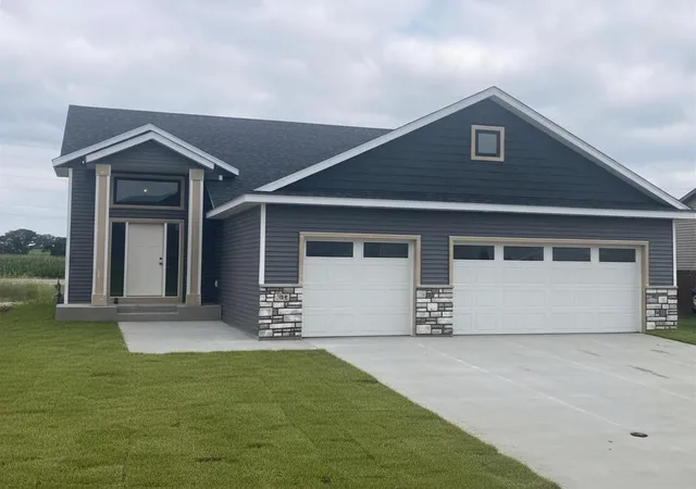 2nd image of 298 Eagle Ln, Zumbrota, MN 55992 | MLS# 7096363