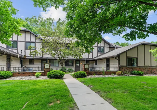 Homes for sale in Eden Prairie, MN | 13317 Zenith Ln, Eden Prairie, MN 55346 | MLS# 7096365