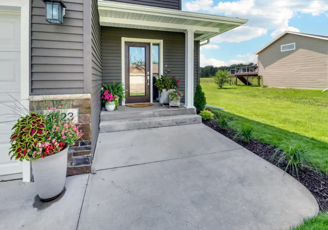2nd image of 1923 Longview Dr, Detroit Lakes, MN 56501 | MLS# 7096367