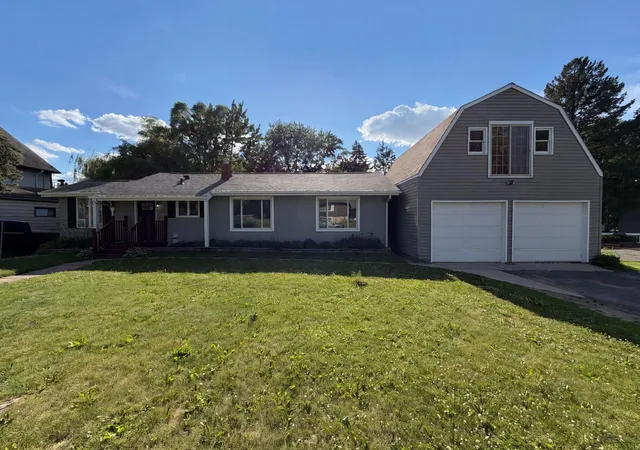 Homes for sale in Maplewood, MN | 1695 Abell St, Maplewood, MN 55117 | MLS# 7096369