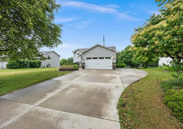 2nd image of 9170 Jareau Ave S, Cottage Grove, MN 55016 | MLS# 7096384
