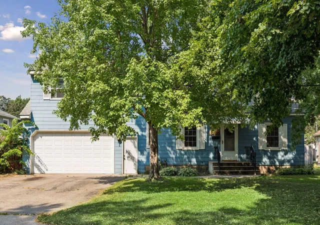 Photo 4 of Single family home for sale at 7520 Blaisdell Ave S, Minneapolis, MN 55423 | MLS# 7096390 | Listing updated on 2026-09-21