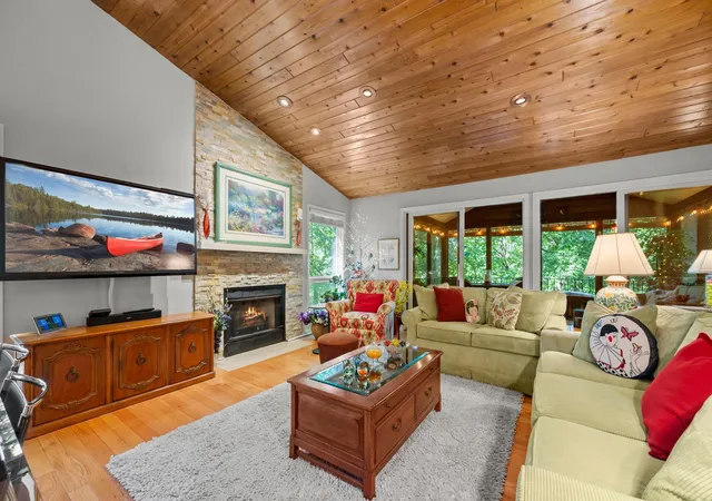 Homes for sale in Eden Prairie, MN | 6884 Stonewood Ct, Eden Prairie, MN 55346 | MLS# 7096415