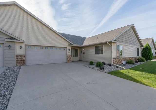 Homes for sale in Mankato, MN | 109 Palmer Path, Mankato, MN 56001 | MLS# 7096451