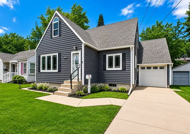 Homes for sale in Albert Lea, MN | 1334 Dunham St, Albert Lea, MN 56007 | MLS# 7096460