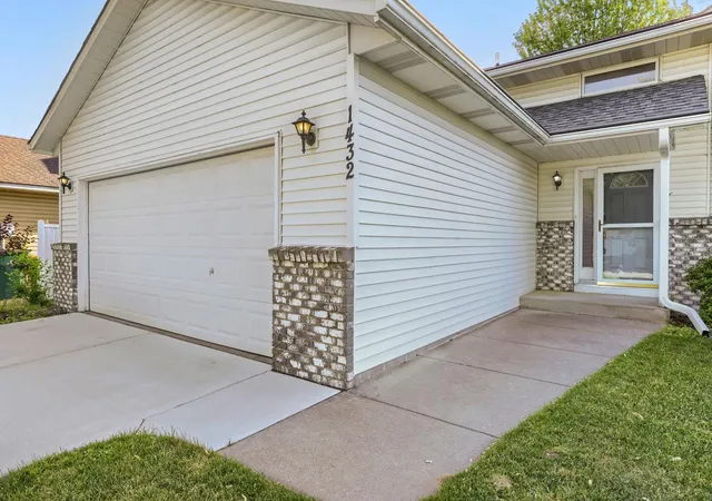 Homes for sale in Stillwater, MN | 1432 Benson Blvd W, Stillwater, MN 55082 | MLS# 7096472