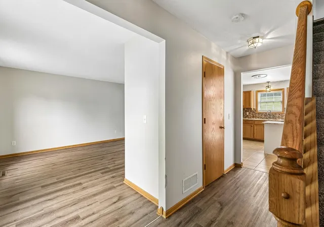 5th image of 4926 Rusten Rd, Saint Paul, MN 55122 | MLS# 7096481