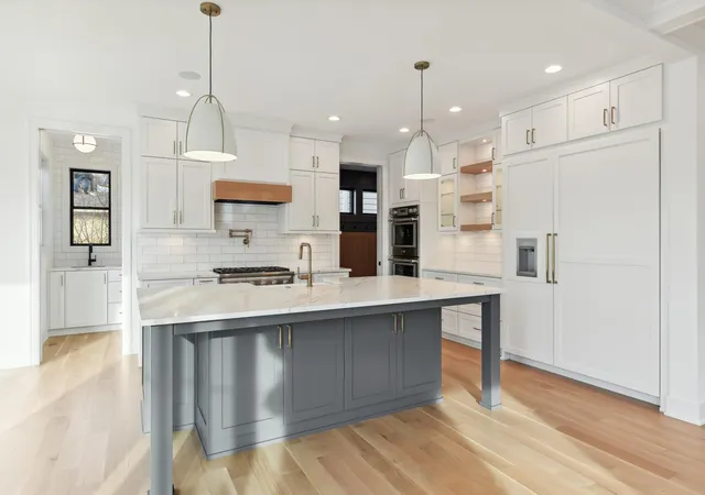 4th image of 5825 Zenith Ave S, Edina, MN 55410 | MLS# 7096486