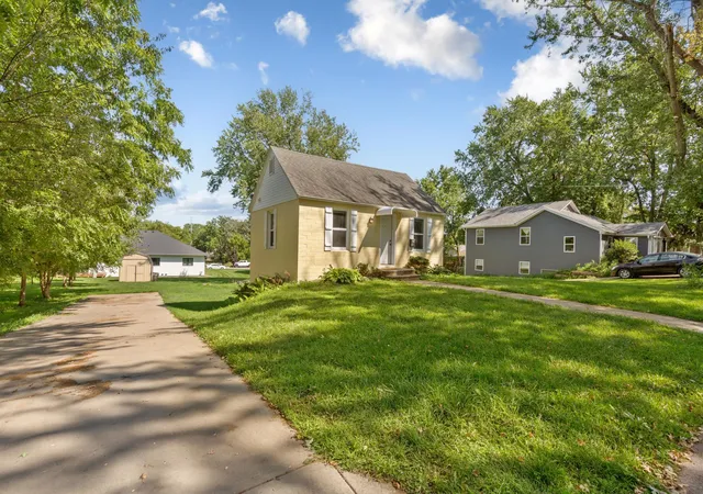 Photo 1 of Single family home for sale at 1135 5th Avenue Sw, Faribault, MN 55021 | MLS# 7096504 | Listing updated on 2026-09-12