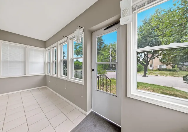 Photo 2 of Single family home for sale at 1004 Western Ave N, Saint Paul, MN 55117 | MLS# 7096520 | Listing updated on 2026-09-05