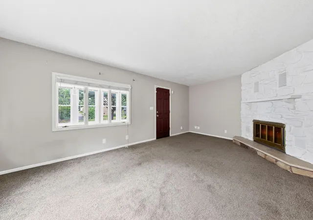 Photo 3 of Single family home for sale at 1004 Western Ave N, Saint Paul, MN 55117 | MLS# 7096520 | Listing updated on 2026-09-05