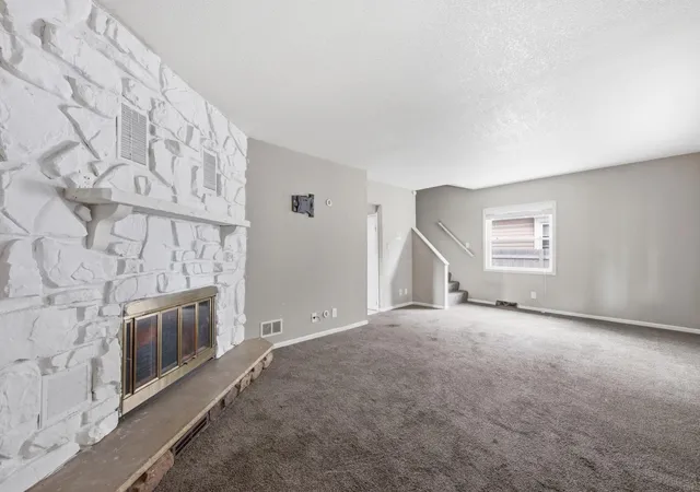 Photo 4 of Single family home for sale at 1004 Western Ave N, Saint Paul, MN 55117 | MLS# 7096520 | Listing updated on 2026-09-05
