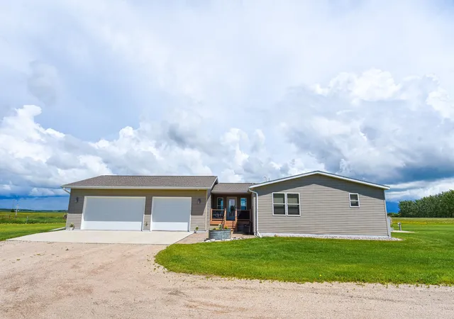 Homes for sale in Thief River Falls, MN | 17922 142nd Ave Ne, Thief River Falls, MN 56701 | MLS# 7096553