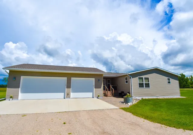 Homes for sale in Thief River Falls, MN | 17922 142nd Ave Ne, Thief River Falls, MN 56701 | MLS# 7096553