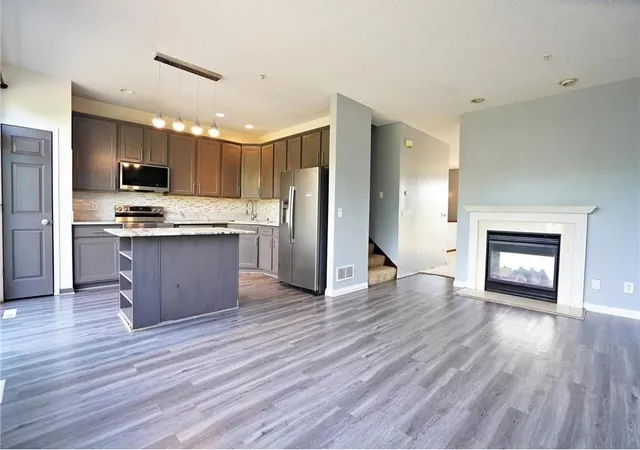 3rd image of 514 Huset Pkwy Ne, Minneapolis, MN 55421 | MLS# 7096558