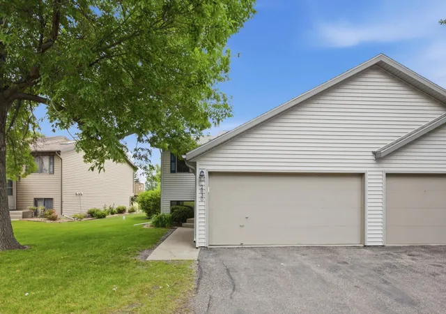 Homes for sale in Moorhead, MN | 2830 32nd St S, Moorhead, MN 56560 | MLS# 7096560