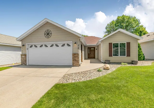 Homes for sale in Waite Park, MN | 914 Willow Grove Cir, Waite Park, MN 56387 | MLS# 7096567
