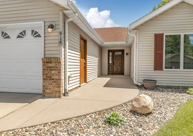 Homes for sale in Waite Park, MN | 914 Willow Grove Cir, Waite Park, MN 56387 | MLS# 7096567