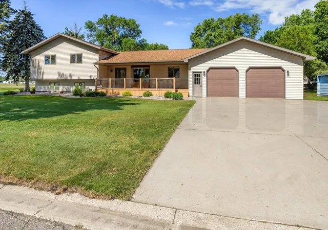 1st image of 506 5th St, Wyndmere, ND 58081 | MLS# 7096577