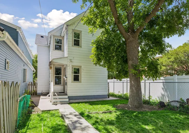 32nd image of 235 Charles Ave, Saint Paul, MN 55103 | MLS# 7096586