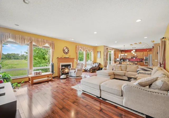 4th image of 6452 Pheasant Hills Dr, Hugo, MN 55038 | MLS# 7096592