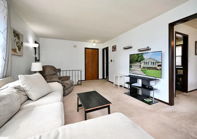 5th image of 1775 Gilmore Ave, Winona, MN 55987 | MLS# 7096606